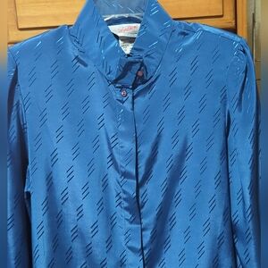 Vtg. Wyndham Collection Wrinkle Resistant Womens Shirt Blue Hide a Button L. S.